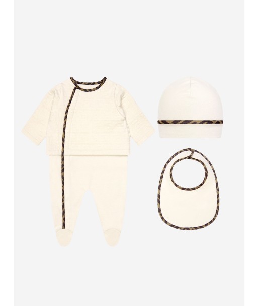 Fendi Baby Gift Set (3 Piece) in Beige est présent 