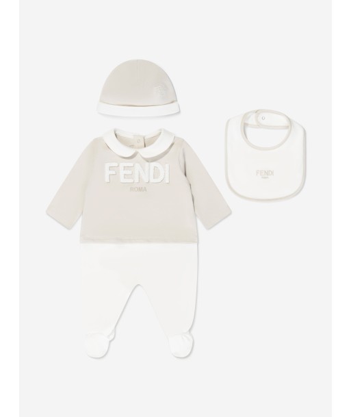 Fendi Baby Logo Babygrow Gift Set in Beige de votre