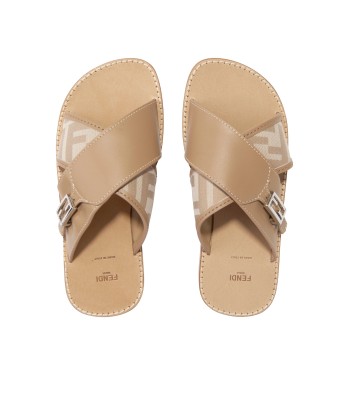 Fendi Girls Leather FF Logo Sandals in Beige de votre