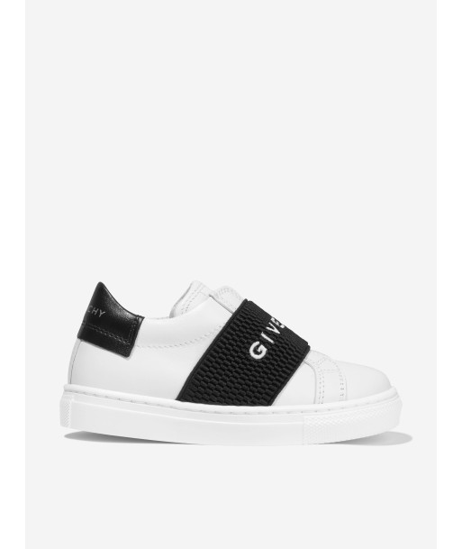 Givenchy Boys Leather Logo Trainers est présent 