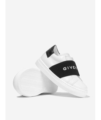 Givenchy Boys Leather Logo Trainers est présent 